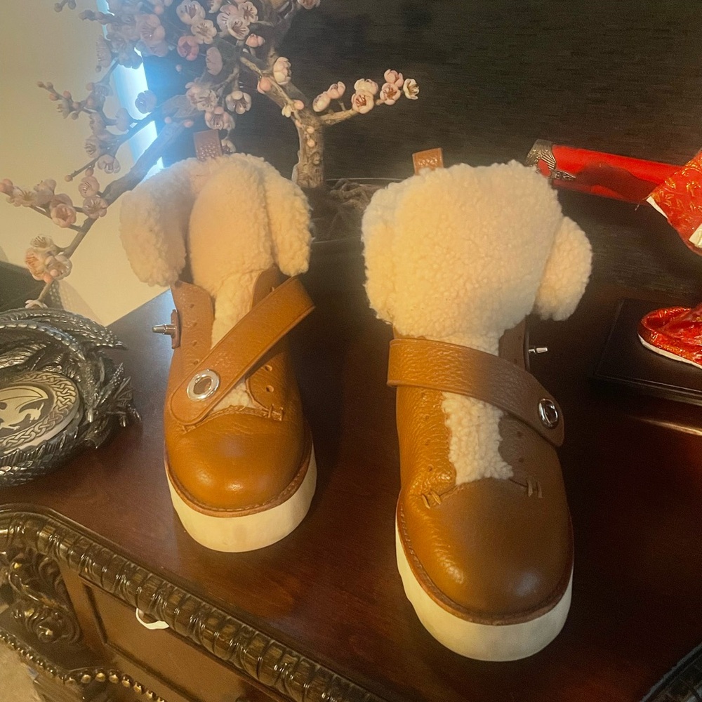 COACH Urban HIKER Shearling boot